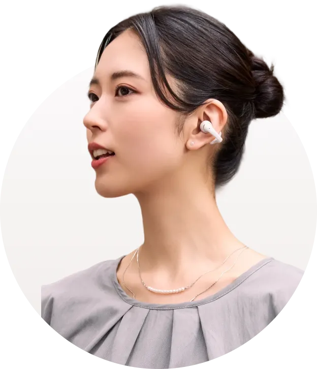 OpenDots 2 레드를 착용한 모델